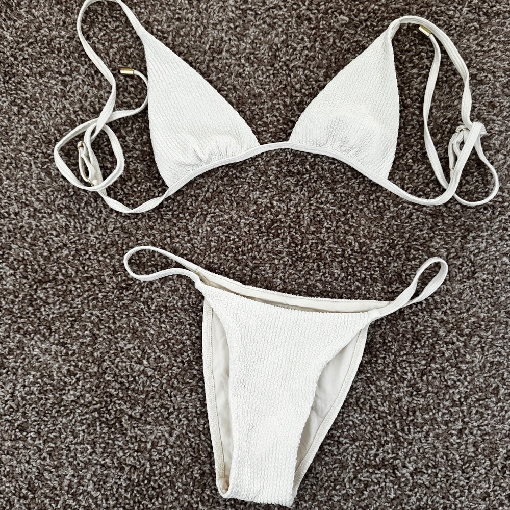 Monday swimswear bikini